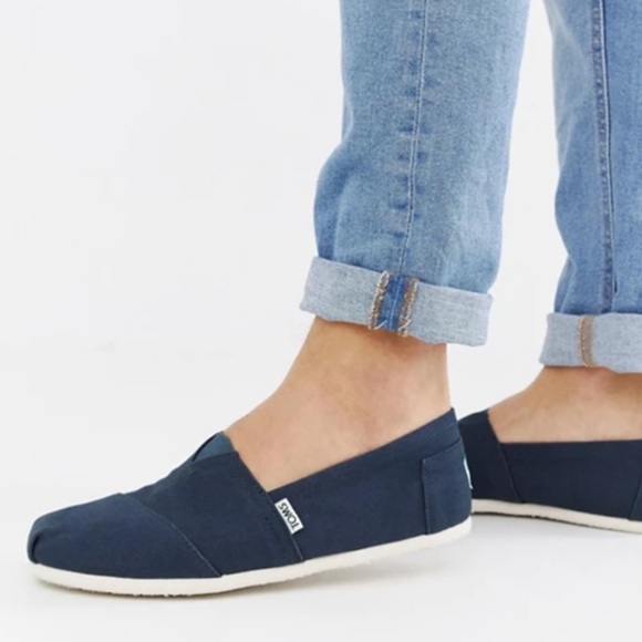 Toms Shoes - NWT Toms Classics Navy Canvas Shoes